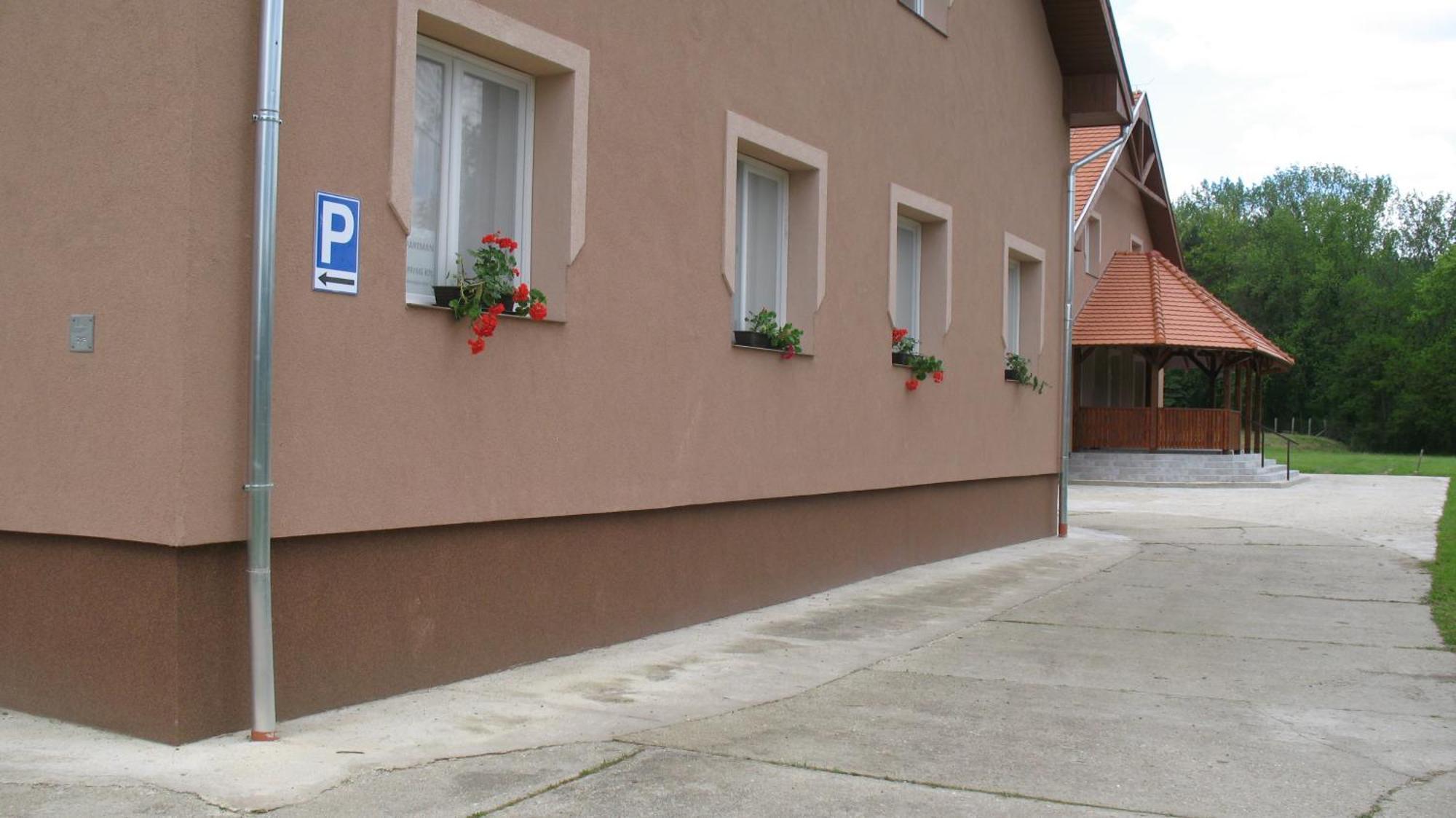 Izisz Apartman Matraterenye Экстерьер фото